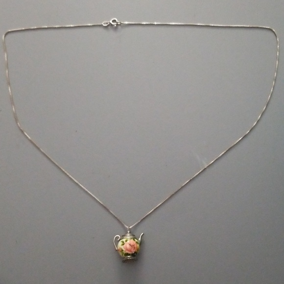 Vintage Jewelry - Sterling Silver Box Chain & Tea Kettle Necklace
